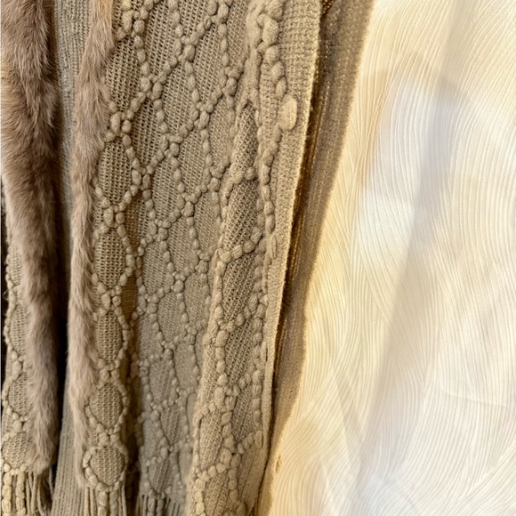 Love Token Rabbit Fur Trim Knit Cardigan Vest O/S Camel Fringe Boho Luxe - Picture 3 of 9